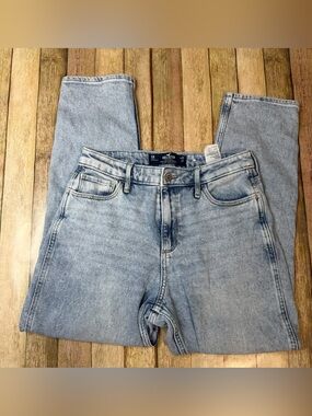 Hollister Light Wash High-Rise Straight Jeans